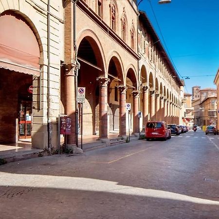 Ferienwohnung Ground Floor Luxe Historic Studio City Centre Bologna Exterior foto